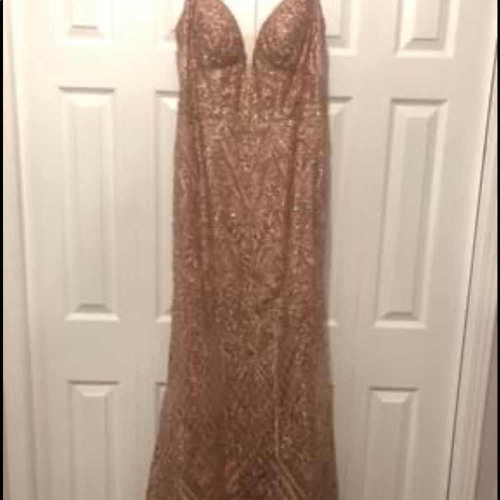 Beautiful rose gold dress with sequin